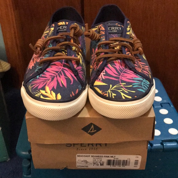 EUC Sperry Sneakers ! - Picture 2 of 5
